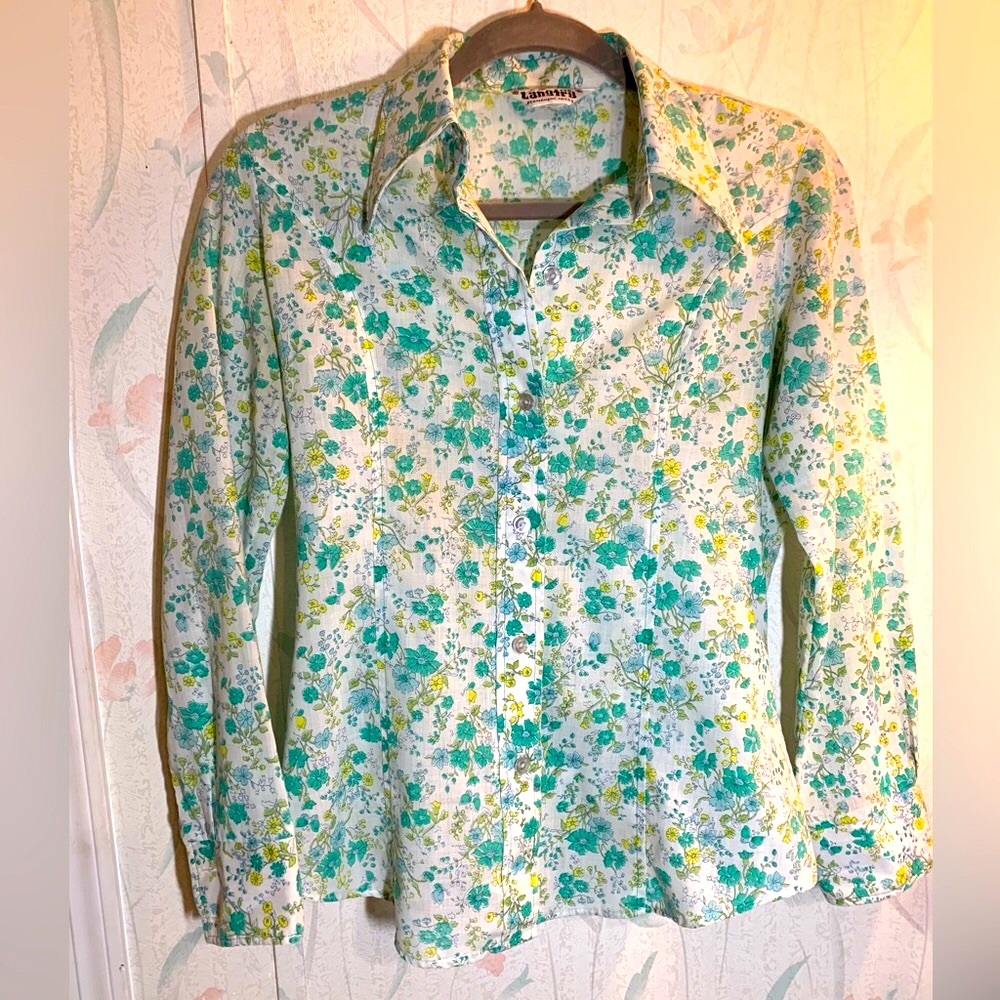 Vintage Calico print green button down. early seventies. Cowgirl. Langtry.